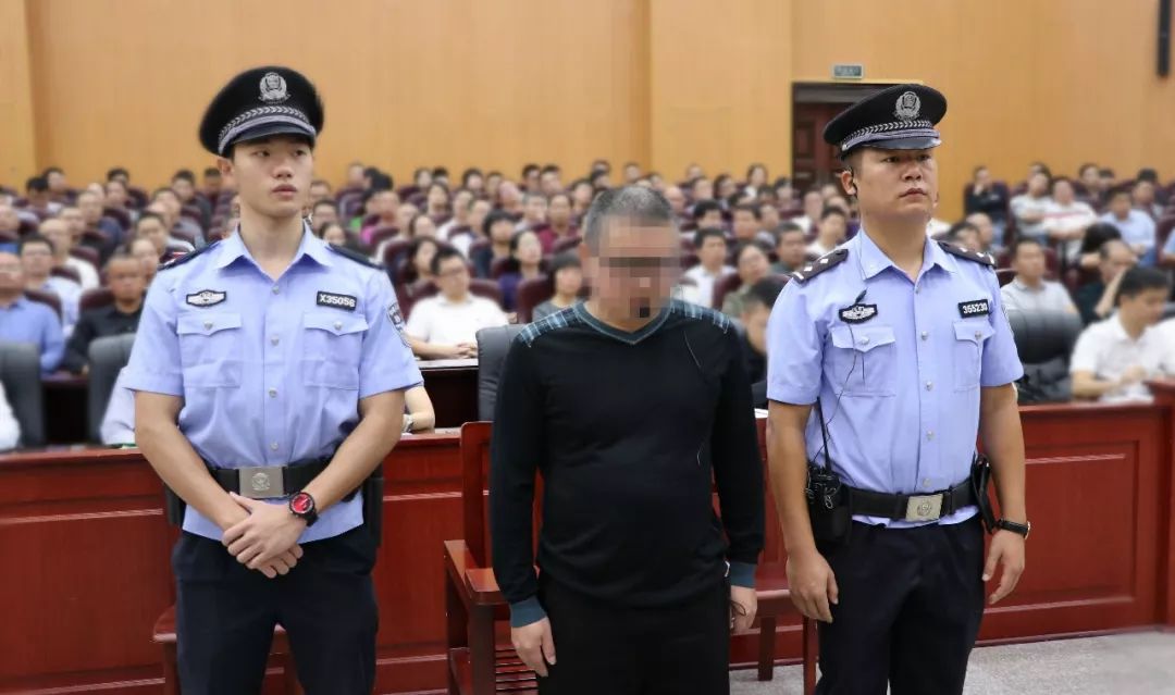 “母亲弑女”案一审宣判