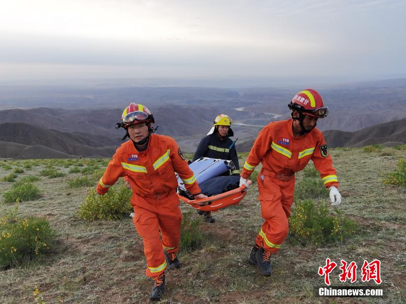 甘肃武威致8死车祸画面曝光