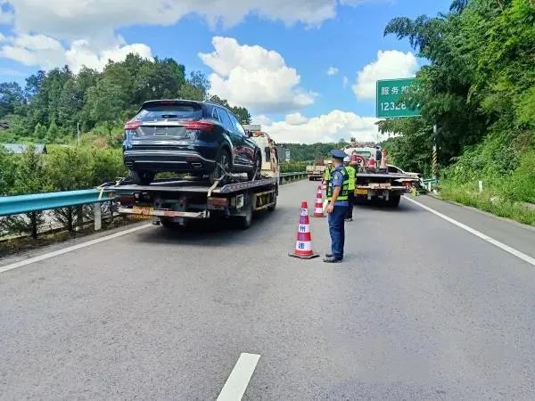 贵阳女子到银行取亡夫资产被拒