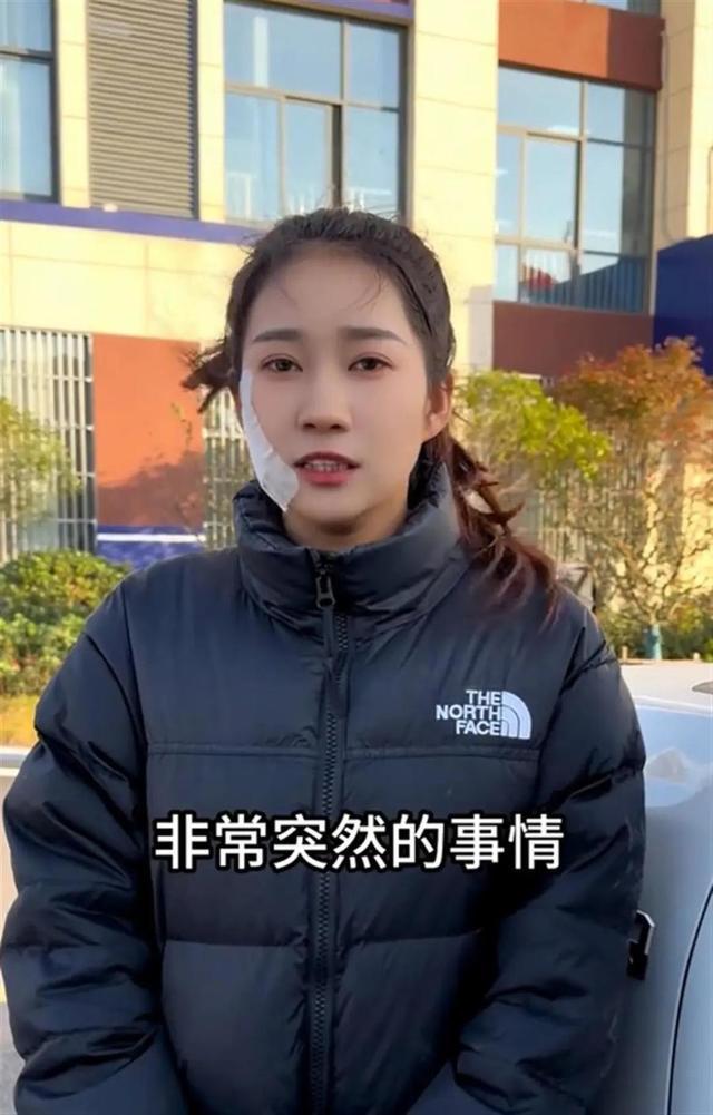 网红称被人抢手机删视频 警方介入 460万粉丝女网红称被抢手机删视频？警方已介入