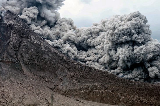 意大利埃特纳火山喷发