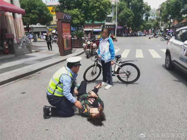 00后男生跳科目三后无法下蹲